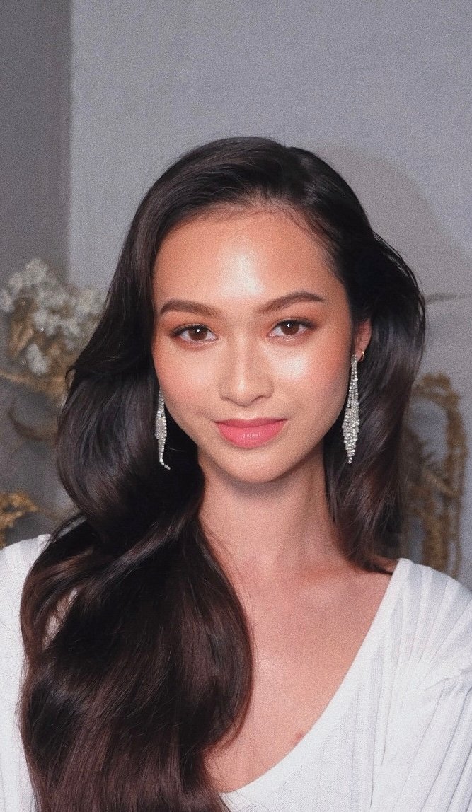 Bridal makeup, glowy skin